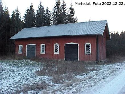 Ladugården vid vägen i december 2002. Gryts hembygdsförening.